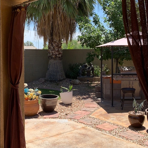 Meet the Posher Other - Meet your Posher, Sharon